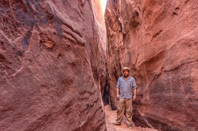 Exploring the gulches in Grand Stiarcase Escalante - Backpacking Coyote Gulch in Grand Staircase Escalante