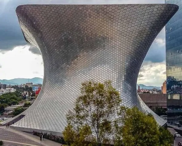 Museo Soumaya in Nuevo Polanco, a free art museum.