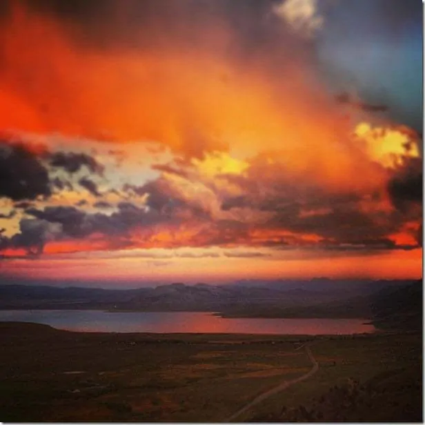 The beautiful Mono Lake in California - 49 Places to Visit on the Ultimate West Coast Road Trip