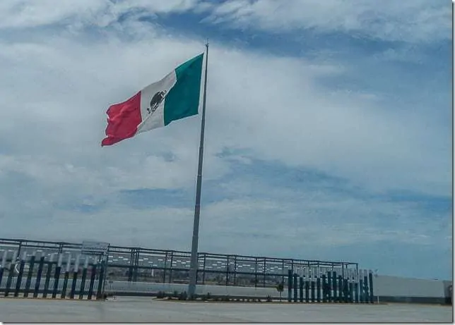 driving to tijuana border crossing