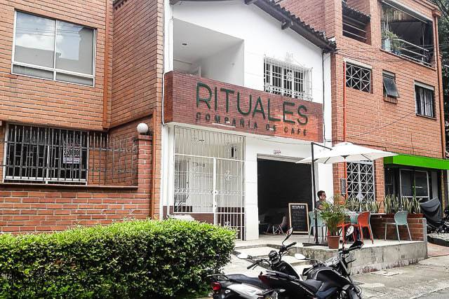 Rituales Coffee in Medellin Colombia: Paying with a credit card overseas when possible is a good idea.