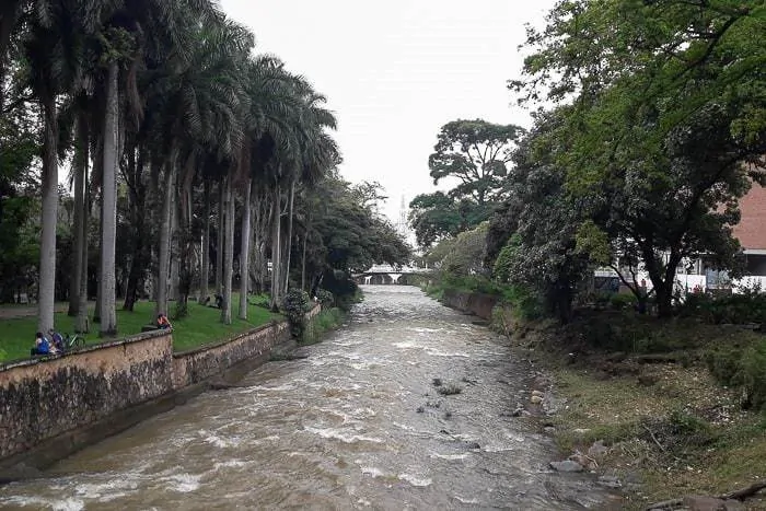 Rio Cali running along the main park - Awesome things to do in Cali Colombia