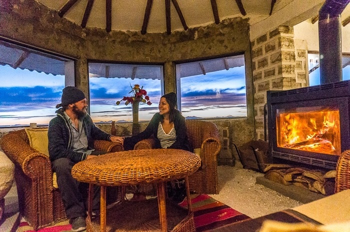 Sala con chimenea - hotel de sal Luna Salada