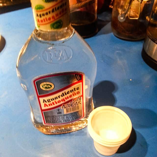 Aguardiente - comida colombiana