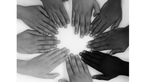 Manos - razones para crear tu propio blog Manos - razones para crear tu propio blog