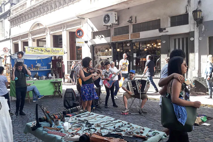 Street performers in Buenos Aires - The Top 18 Things to Do in Buenos Aires