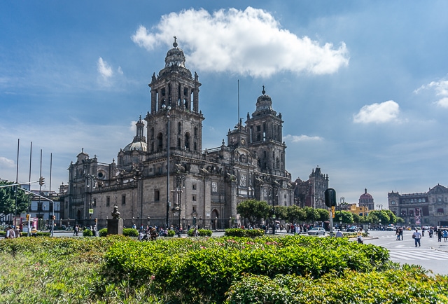 Wondering where to stay in Mexico City? You should consider the centro historico as well