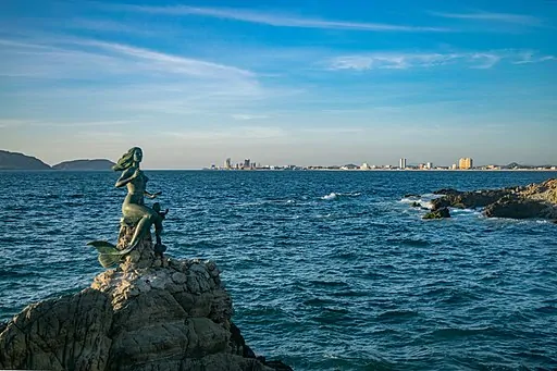 best Mazatlan tours mermaid featured image