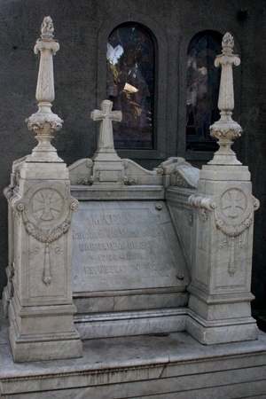 recoleta cemetery buenos aires infant tomb