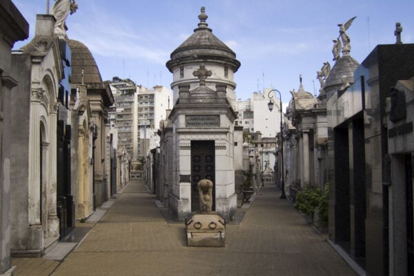 recoleta cemetery buenos aires recoleta cemetery tours