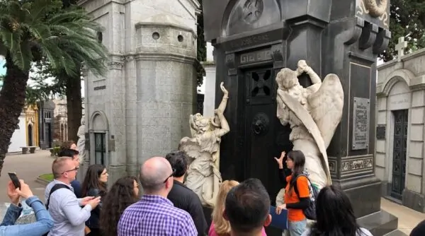 recoleta cemetery buenos aires tours