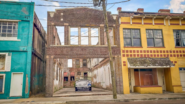 One of the Coolest Places to Stay in Clarksdale MS: Travelers Hotel travel, north-america, mississippi